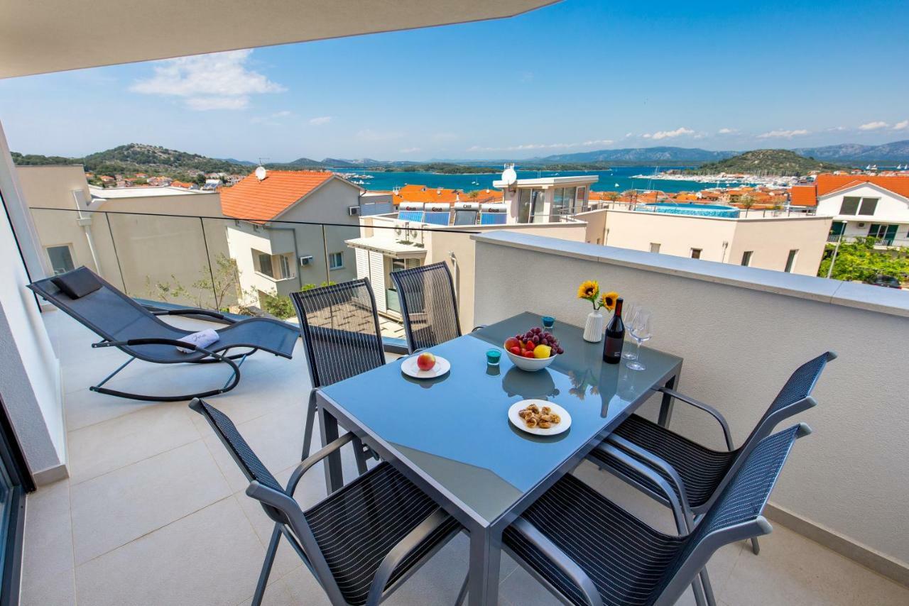 Luxury Apartment Joo & Joo Murter Buitenkant foto