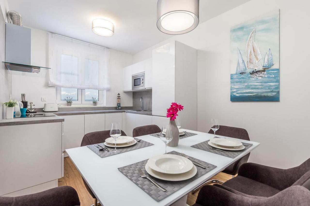 Luxury Apartment Joo & Joo Murter Buitenkant foto
