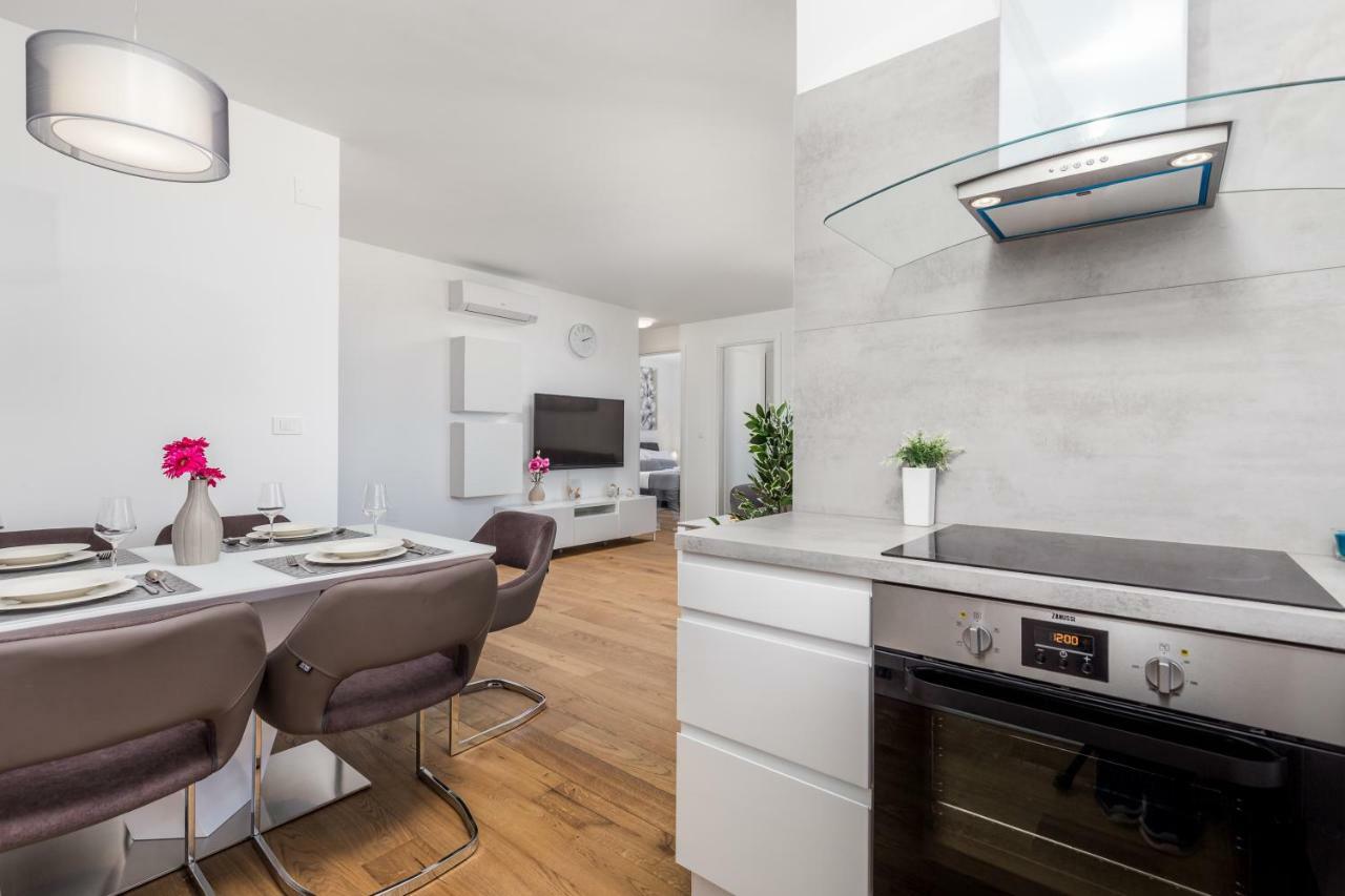 Luxury Apartment Joo & Joo Murter Buitenkant foto