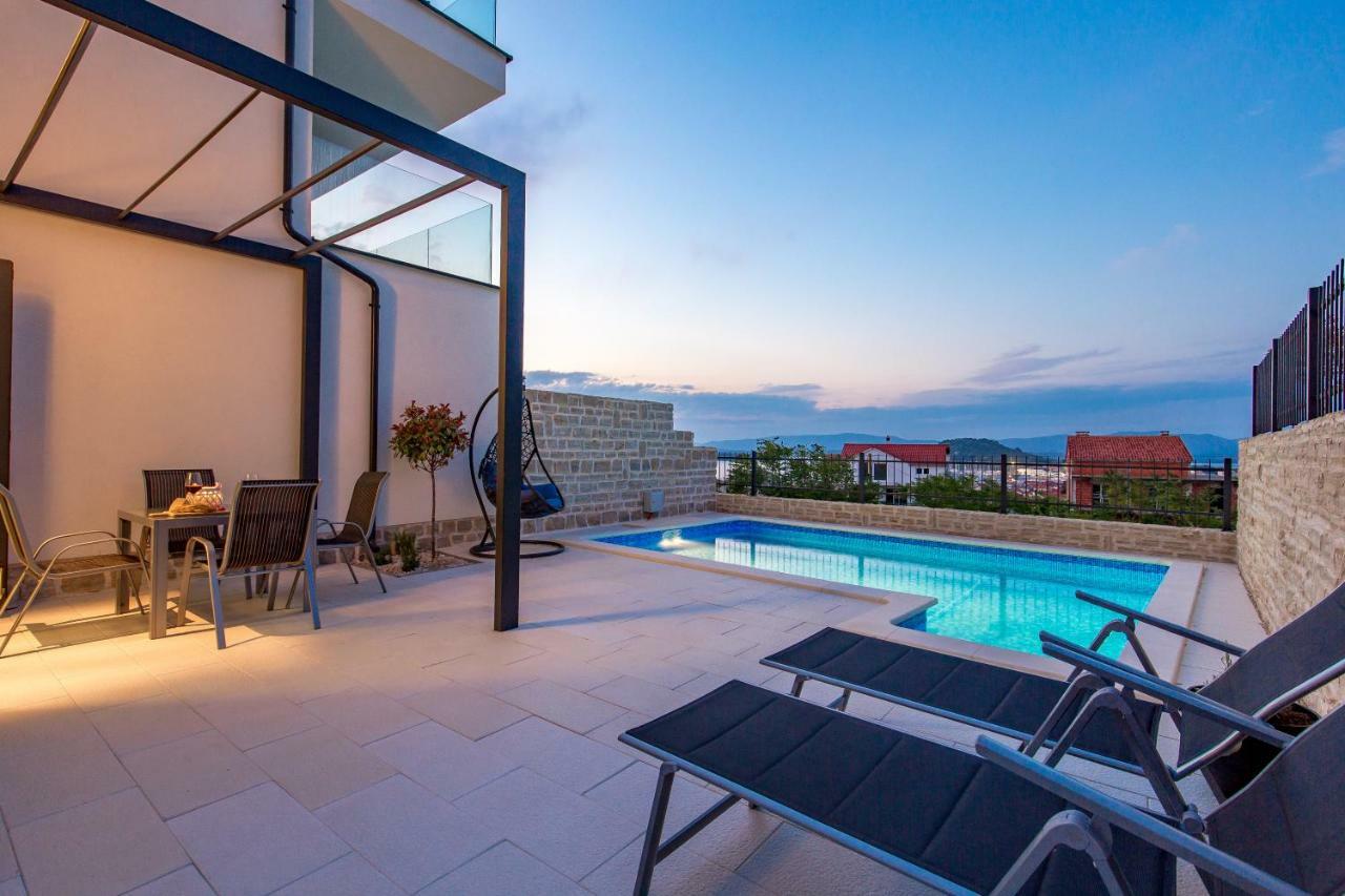 Luxury Apartment Joo & Joo Murter Buitenkant foto