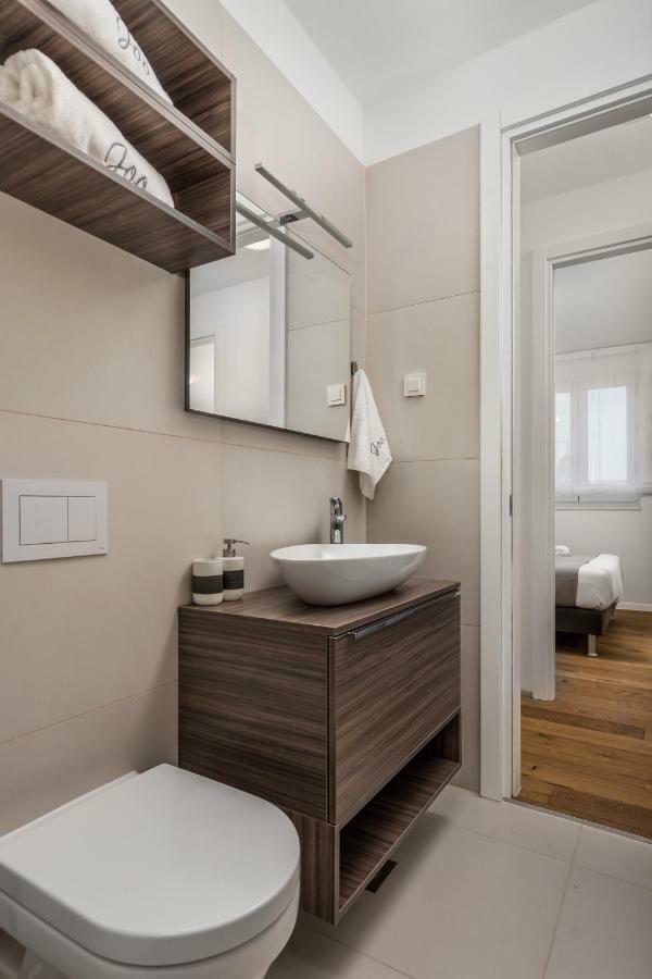 Luxury Apartment Joo & Joo Murter Buitenkant foto