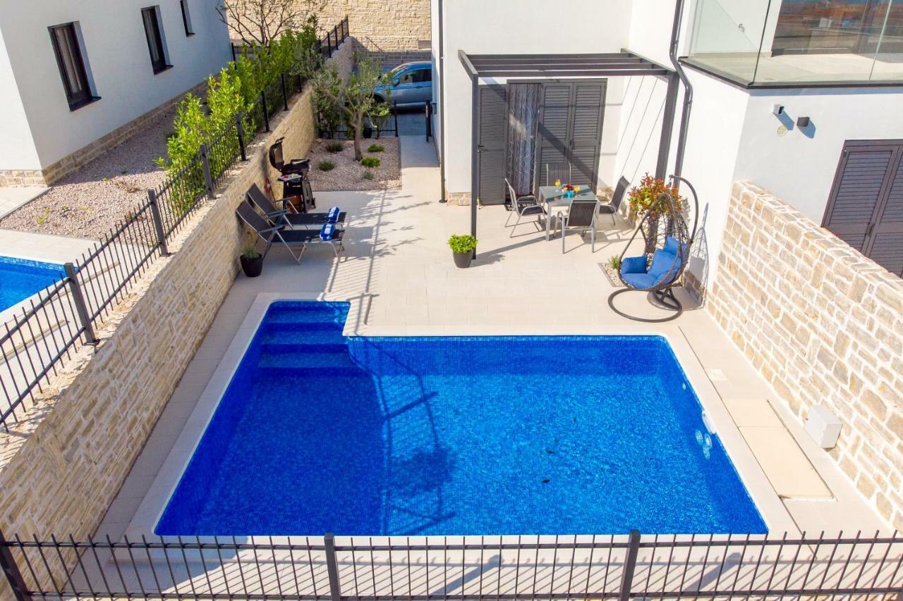 Luxury Apartment Joo & Joo Murter Buitenkant foto