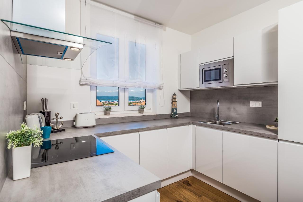 Luxury Apartment Joo & Joo Murter Buitenkant foto