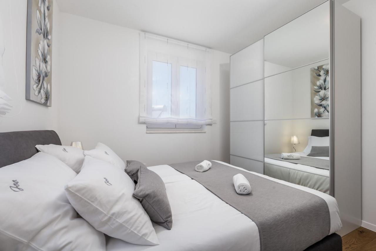 Luxury Apartment Joo & Joo Murter Buitenkant foto