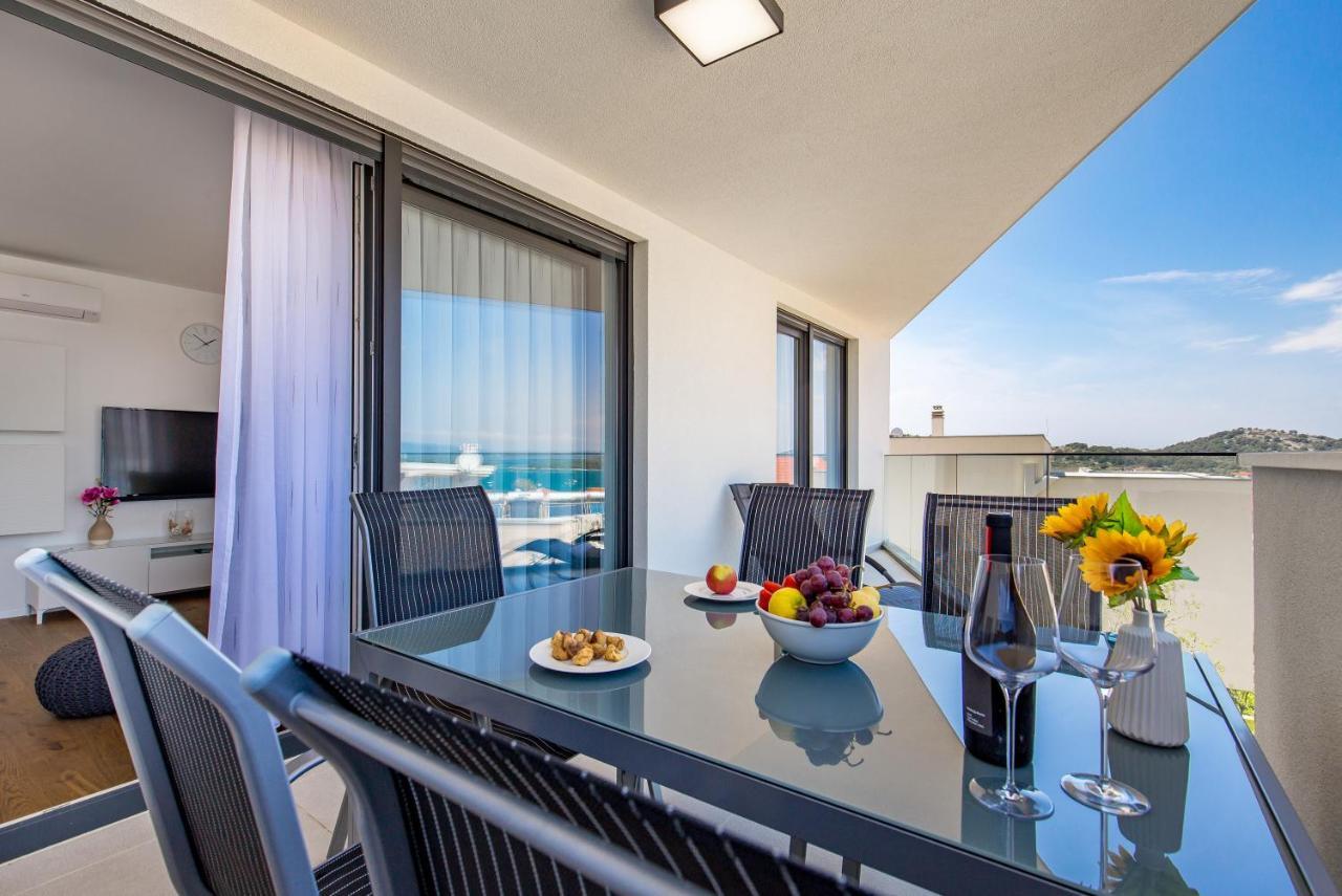 Luxury Apartment Joo & Joo Murter Buitenkant foto